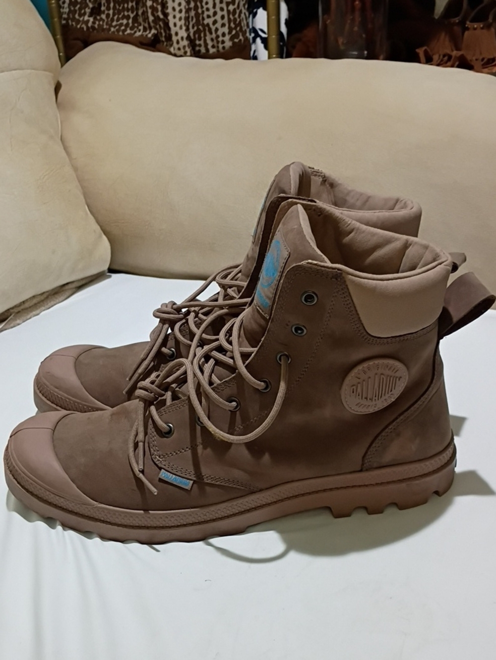 NWT.Men's Brown Lace-Up High-Top Boots - Picture 5 of 11